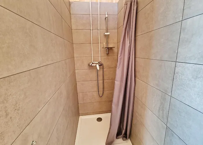 Kamp Beli Gaber * Stari Trg pri Lozu